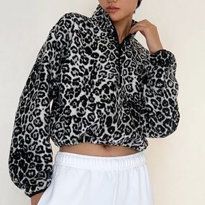 Aritzia TNA 1/2 zip polar fleece